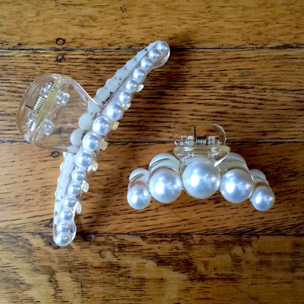Pair of Pearl Hair Claws Clips